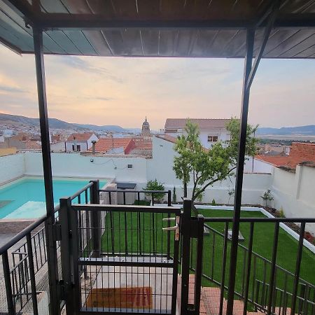 Casa Oasis, una casa rural agradable casa con Piscina en zona tranquila Puertollano Exterior foto
