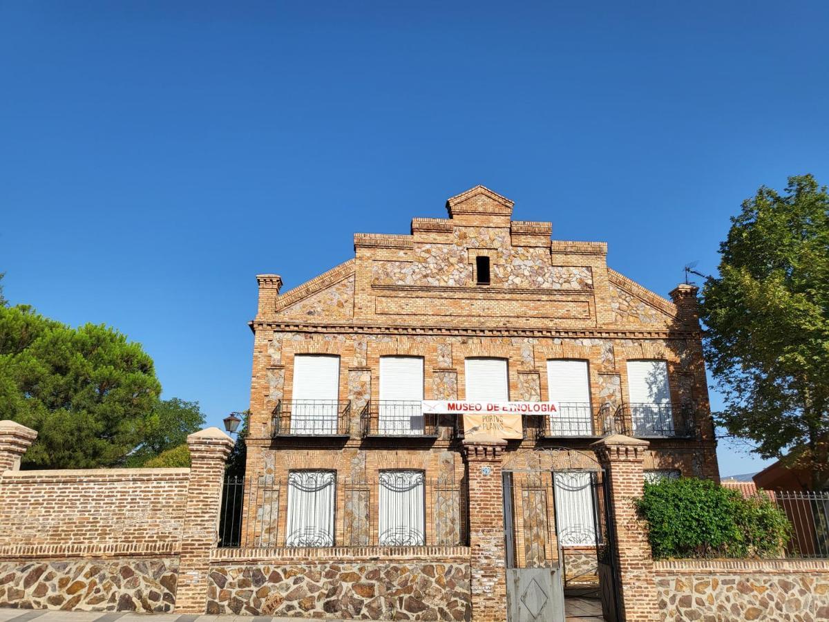 Casa Oasis, una casa rural agradable casa con Piscina en zona tranquila Puertollano Exterior foto