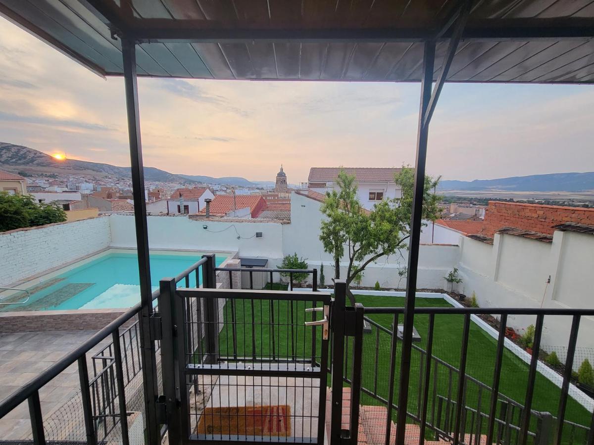 Casa Oasis, una casa rural agradable casa con Piscina en zona tranquila Puertollano Exterior foto