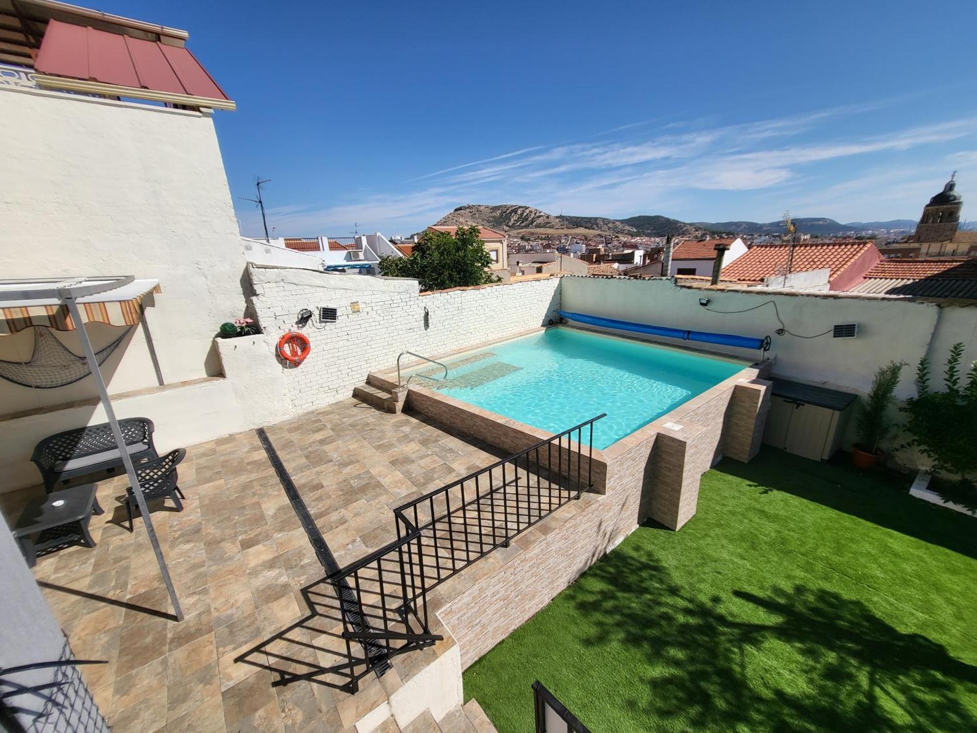 Casa Oasis, una casa rural agradable casa con Piscina en zona tranquila Puertollano Exterior foto
