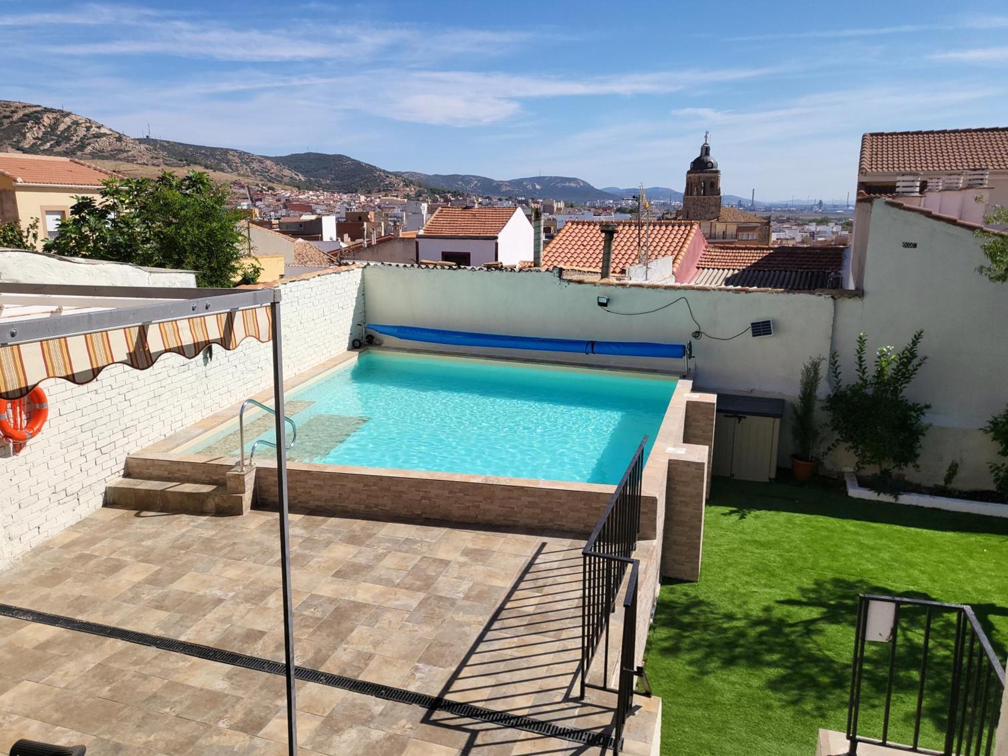 Casa Oasis, una casa rural agradable casa con Piscina en zona tranquila Puertollano Exterior foto
