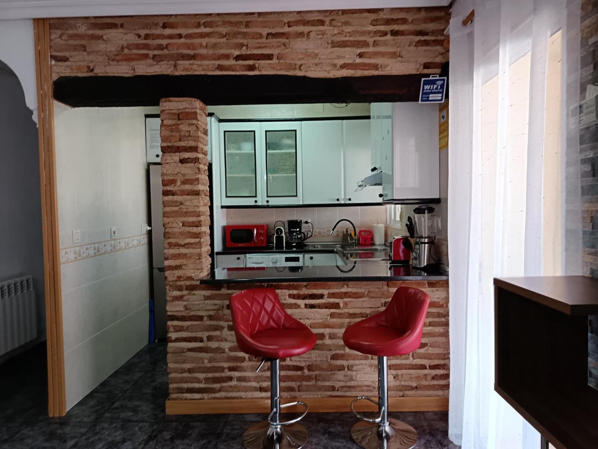 Casa Oasis, una casa rural agradable casa con Piscina en zona tranquila Puertollano Exterior foto