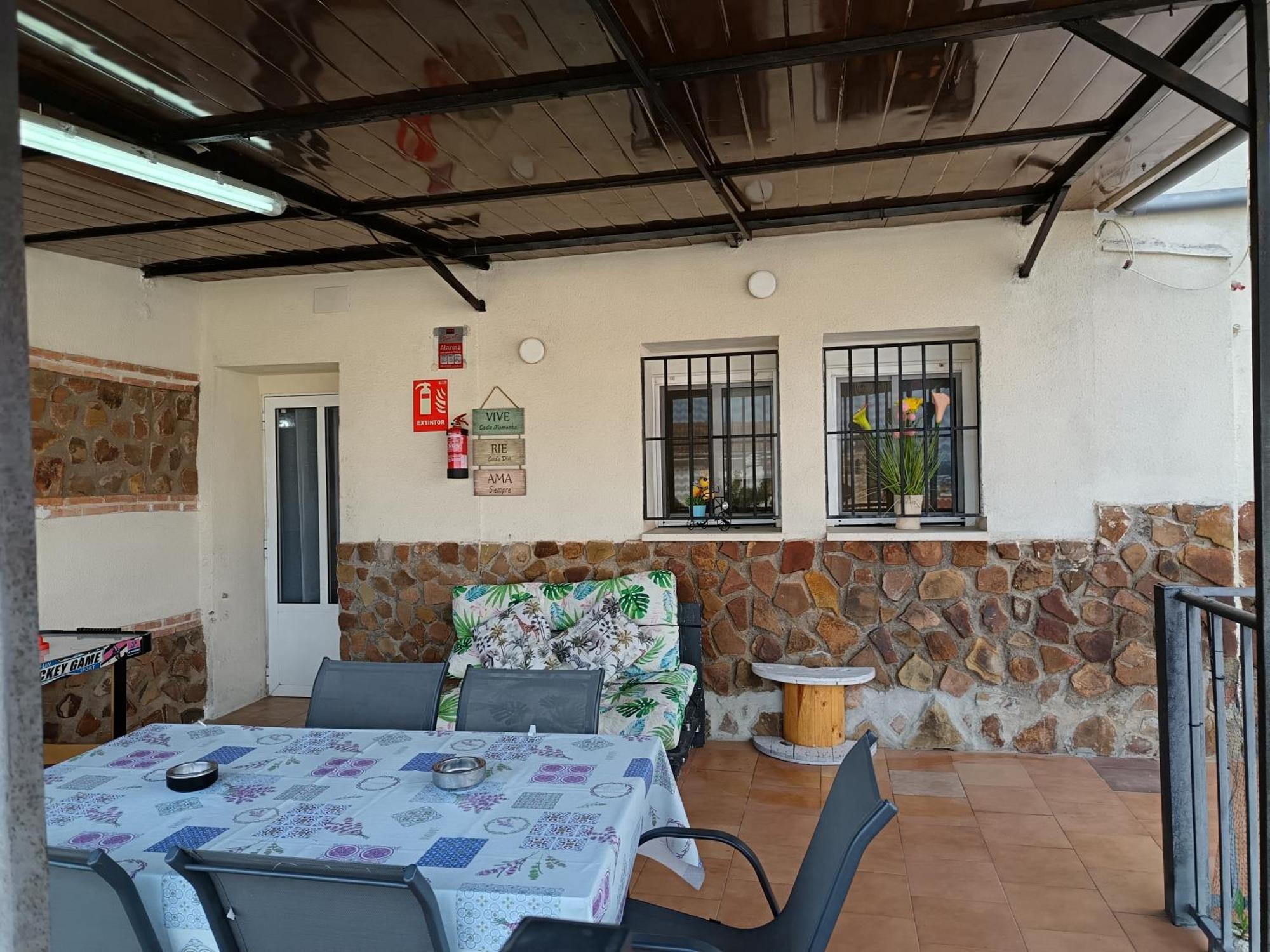 Casa Oasis, una casa rural agradable casa con Piscina en zona tranquila Puertollano Exterior foto